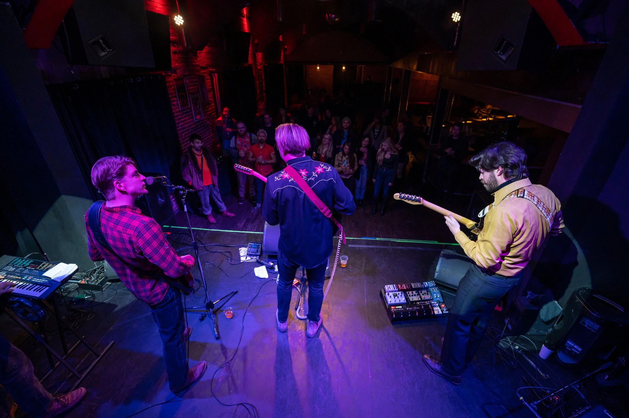 live music event bar